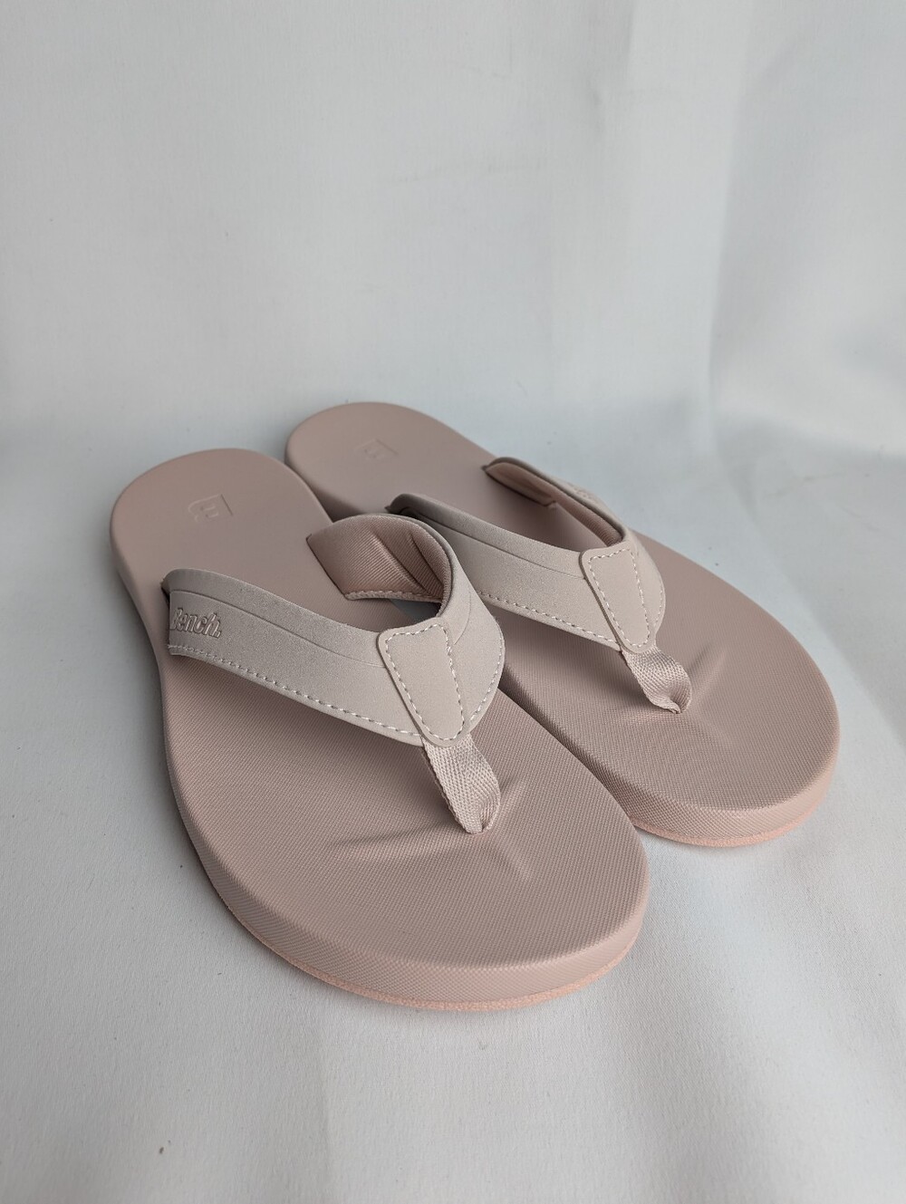 NWOT BENCH Women Light Pink Flip Flop Flat Resortwear Vacation Women Size 6